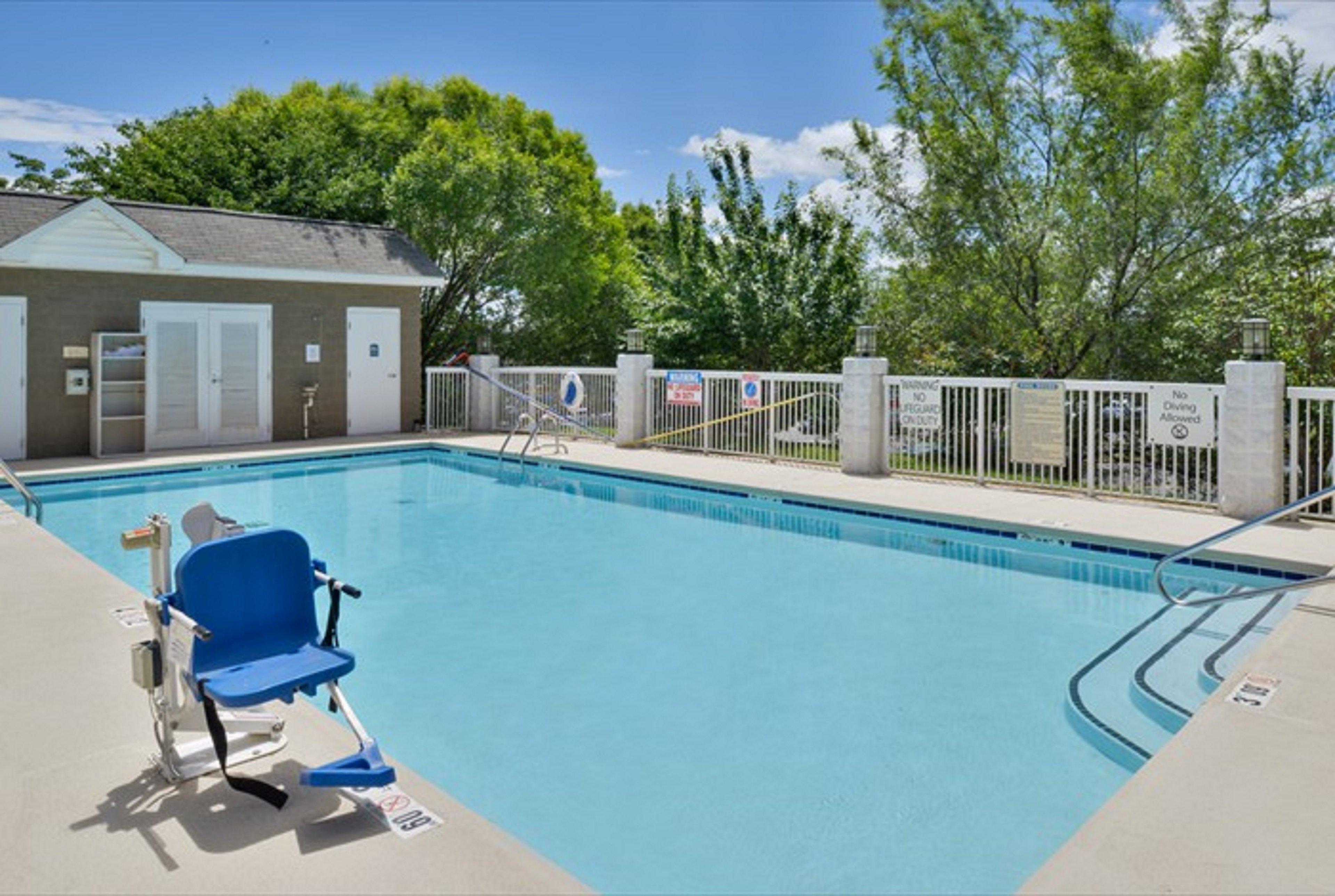 Holiday Inn Express Hotel & Suites Mooresville - Lake Norman By Ihg Екстериор снимка
