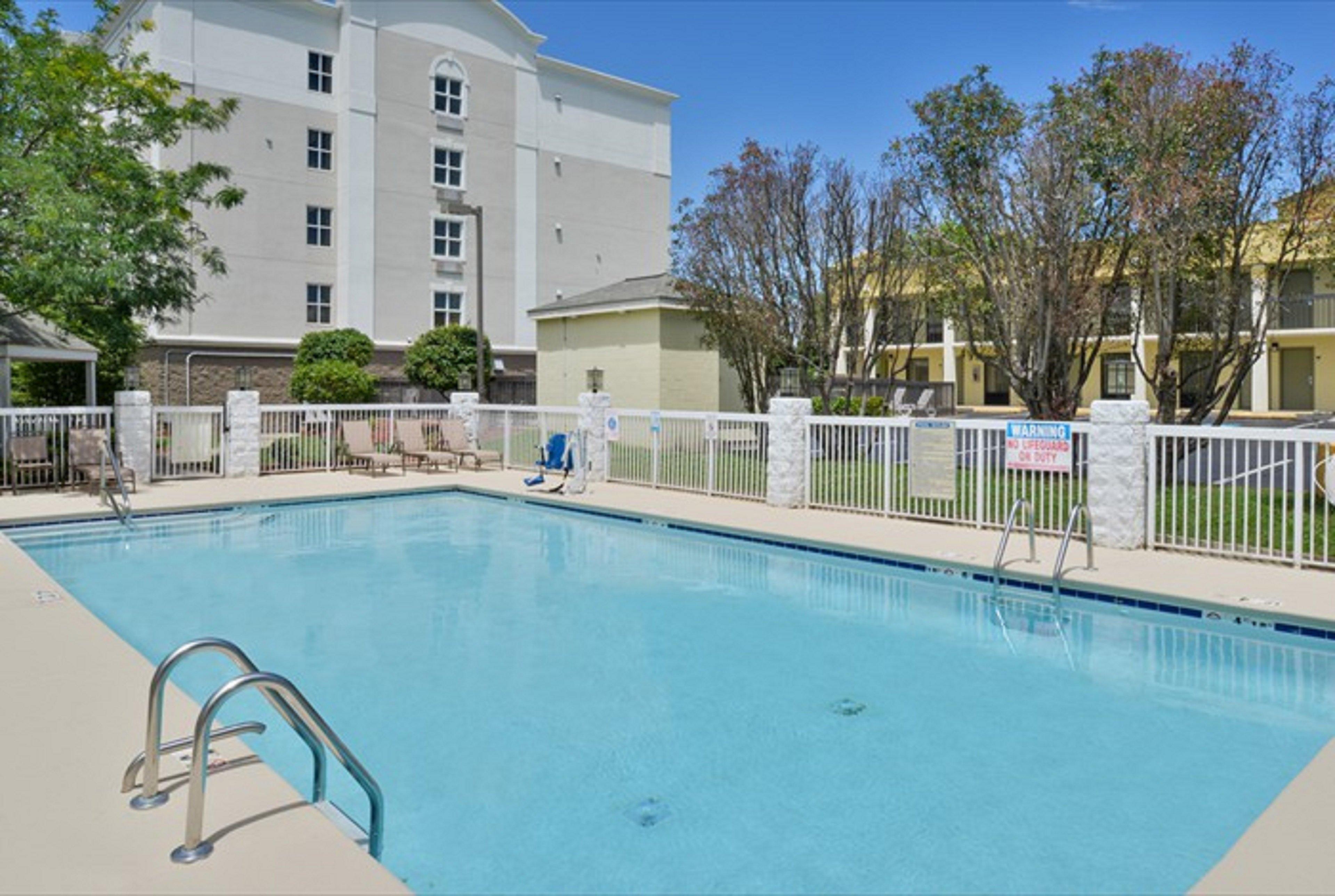 Holiday Inn Express Hotel & Suites Mooresville - Lake Norman By Ihg Екстериор снимка