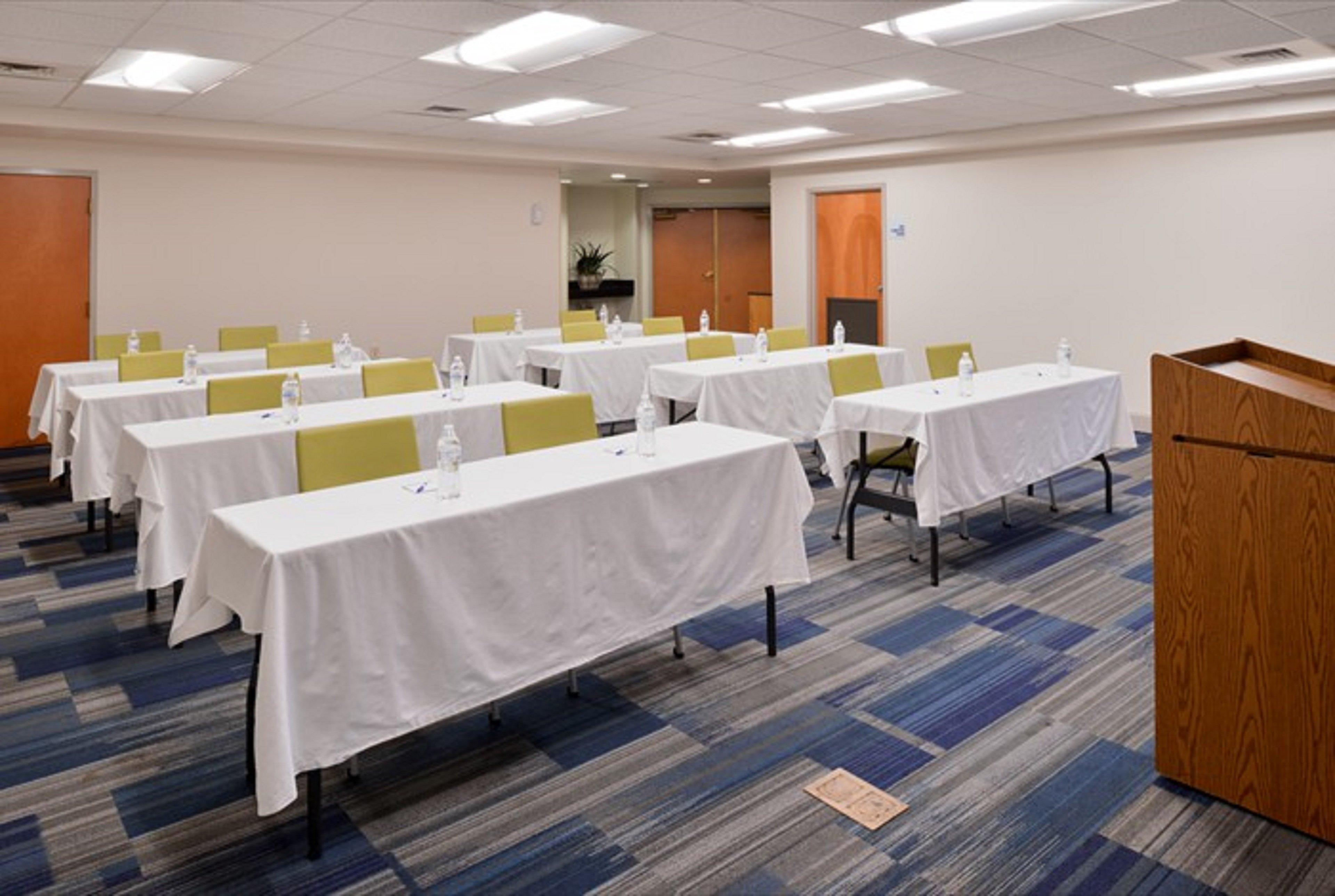 Holiday Inn Express Hotel & Suites Mooresville - Lake Norman By Ihg Екстериор снимка