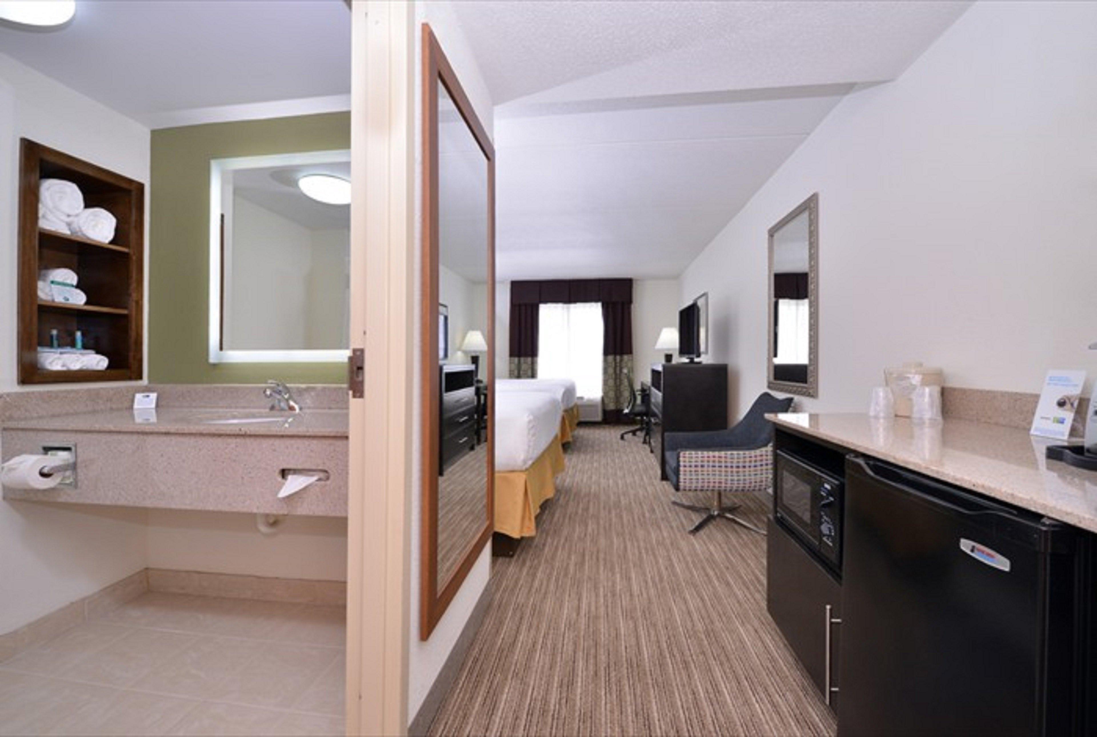 Holiday Inn Express Hotel & Suites Mooresville - Lake Norman By Ihg Екстериор снимка