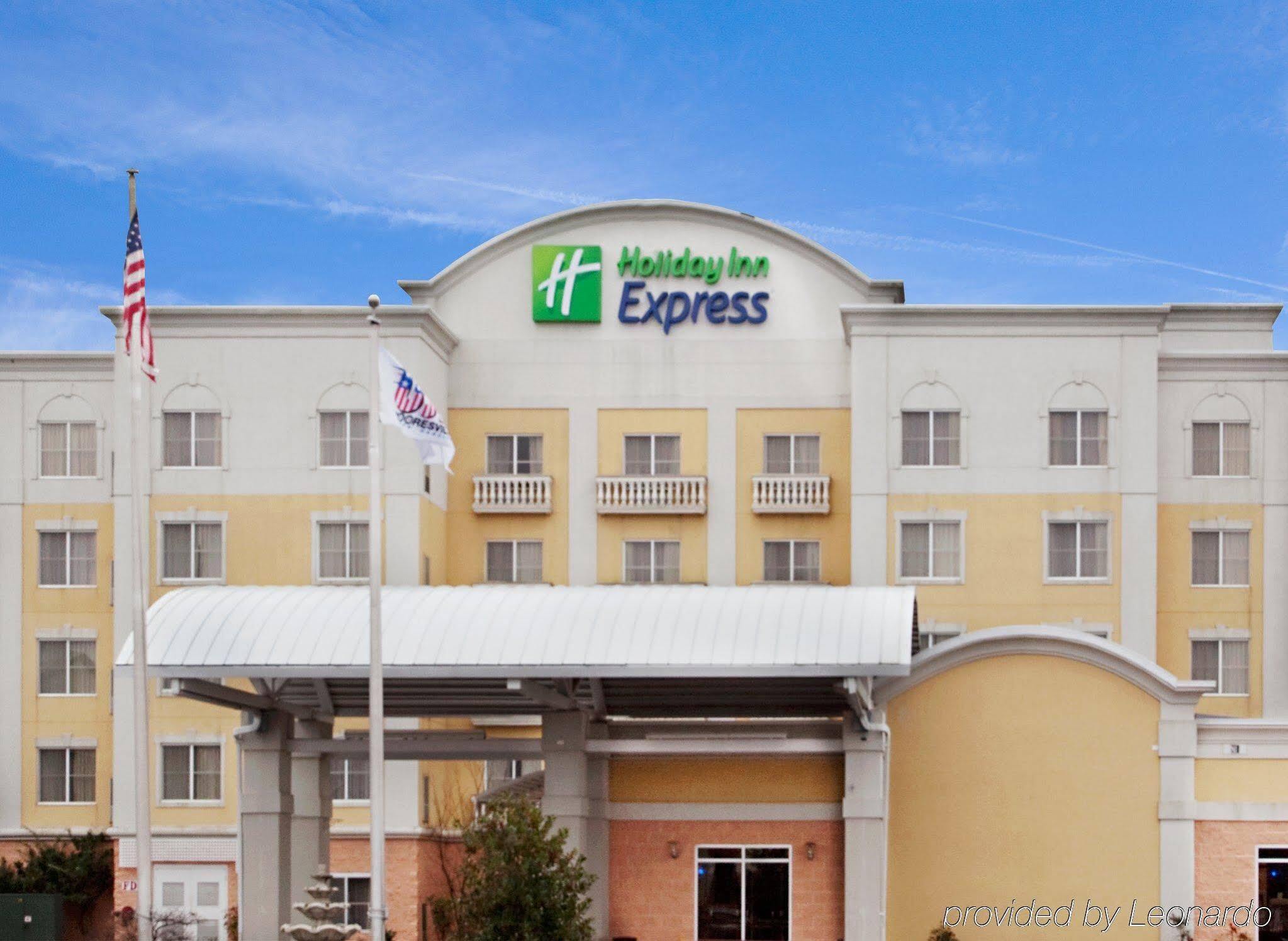 Holiday Inn Express Hotel & Suites Mooresville - Lake Norman By Ihg Екстериор снимка