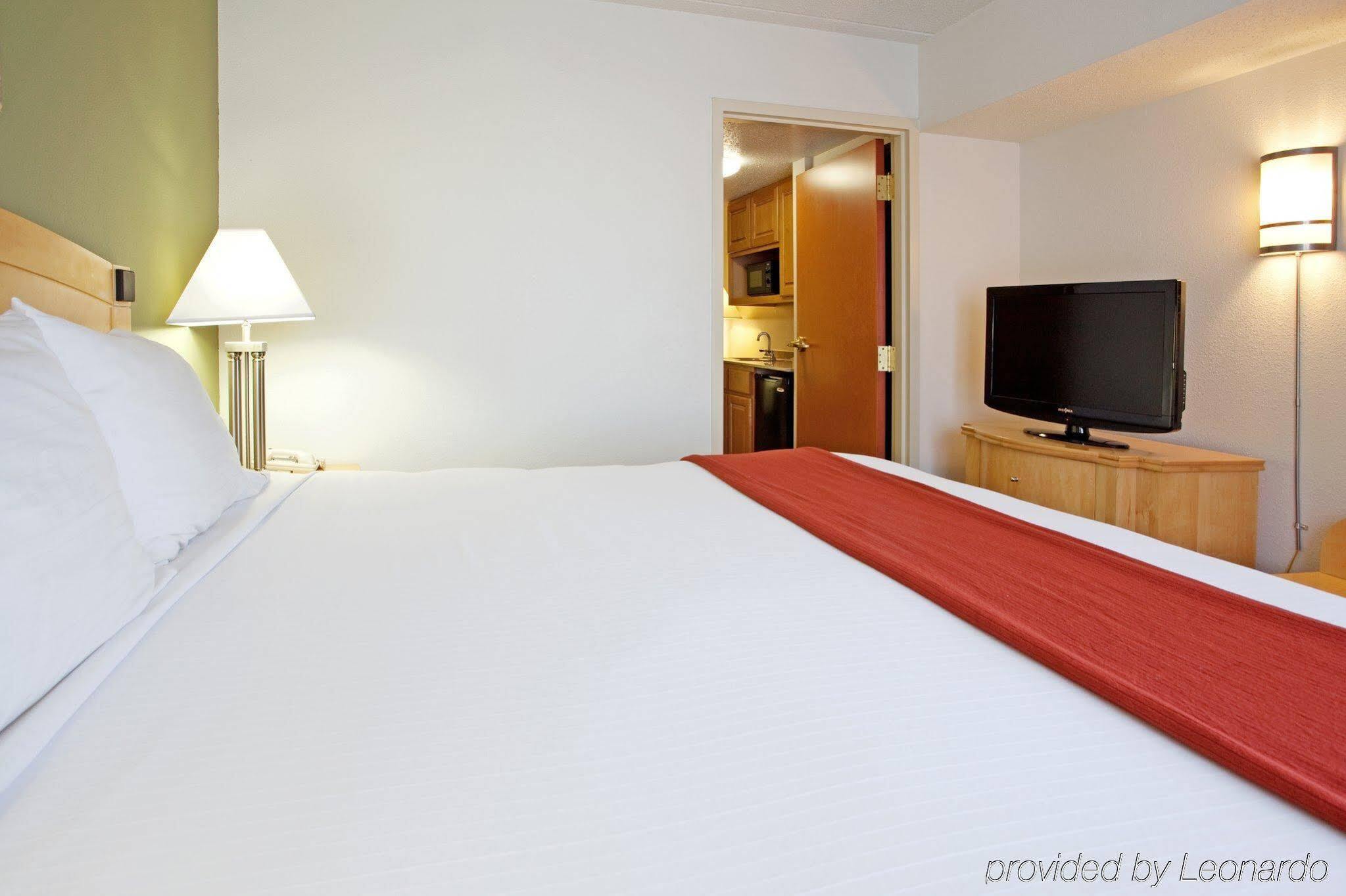 Holiday Inn Express Hotel & Suites Mooresville - Lake Norman By Ihg Екстериор снимка