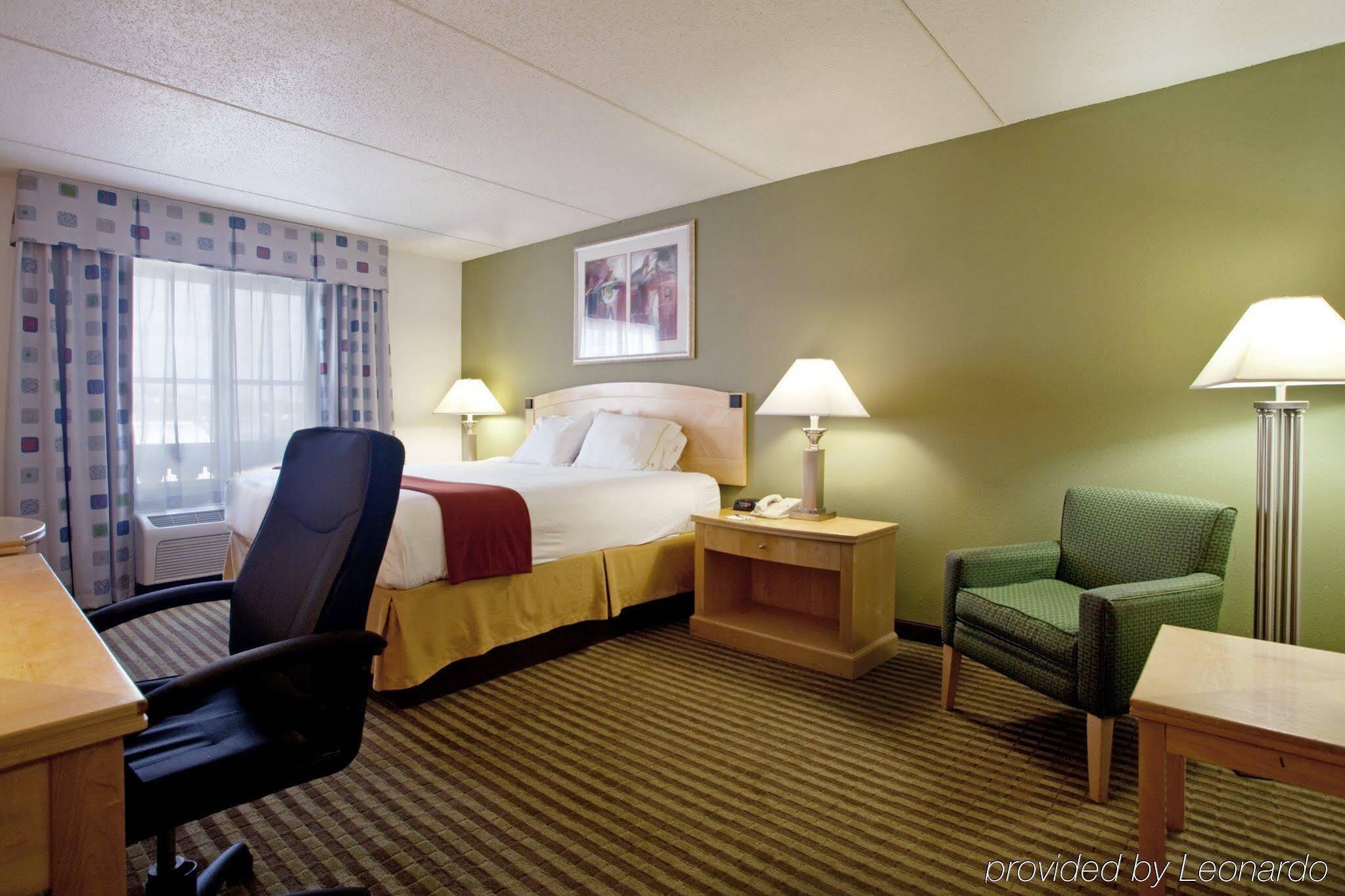 Holiday Inn Express Hotel & Suites Mooresville - Lake Norman By Ihg Екстериор снимка